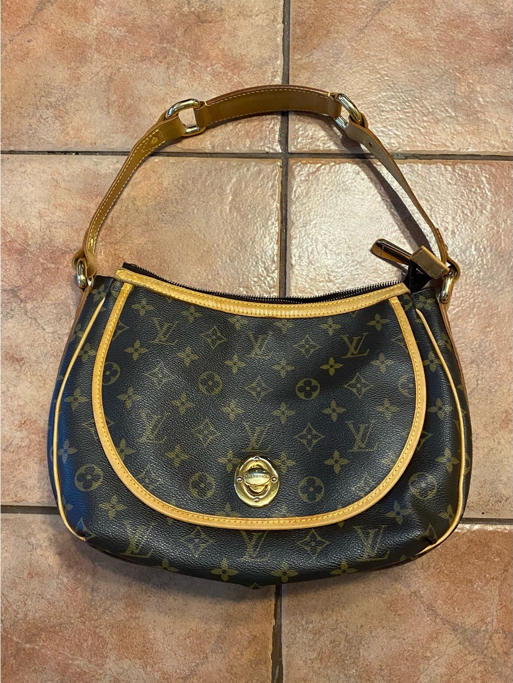Louis Vuitton Tulum PM Vintage! Priced To Sell❣️